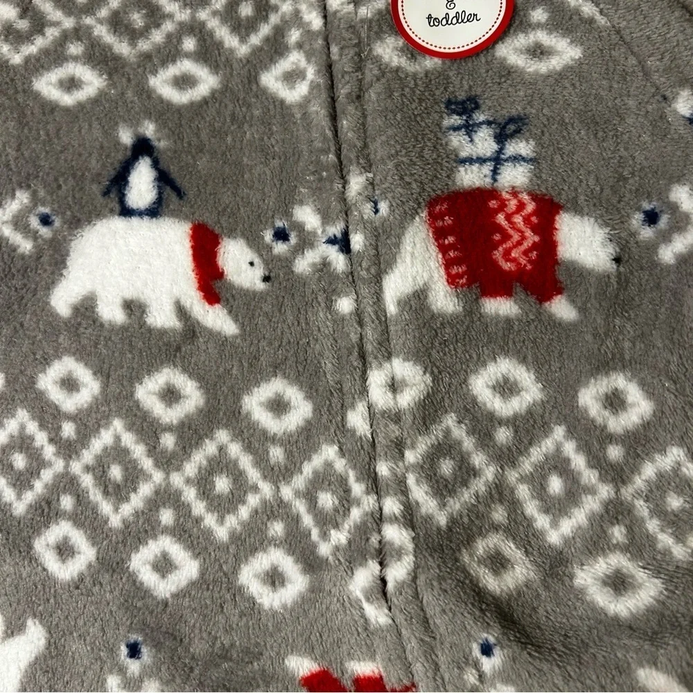 Macy's‎ Holiday Winter Fleece Baby/Toddler Footed Pajama. NWT.